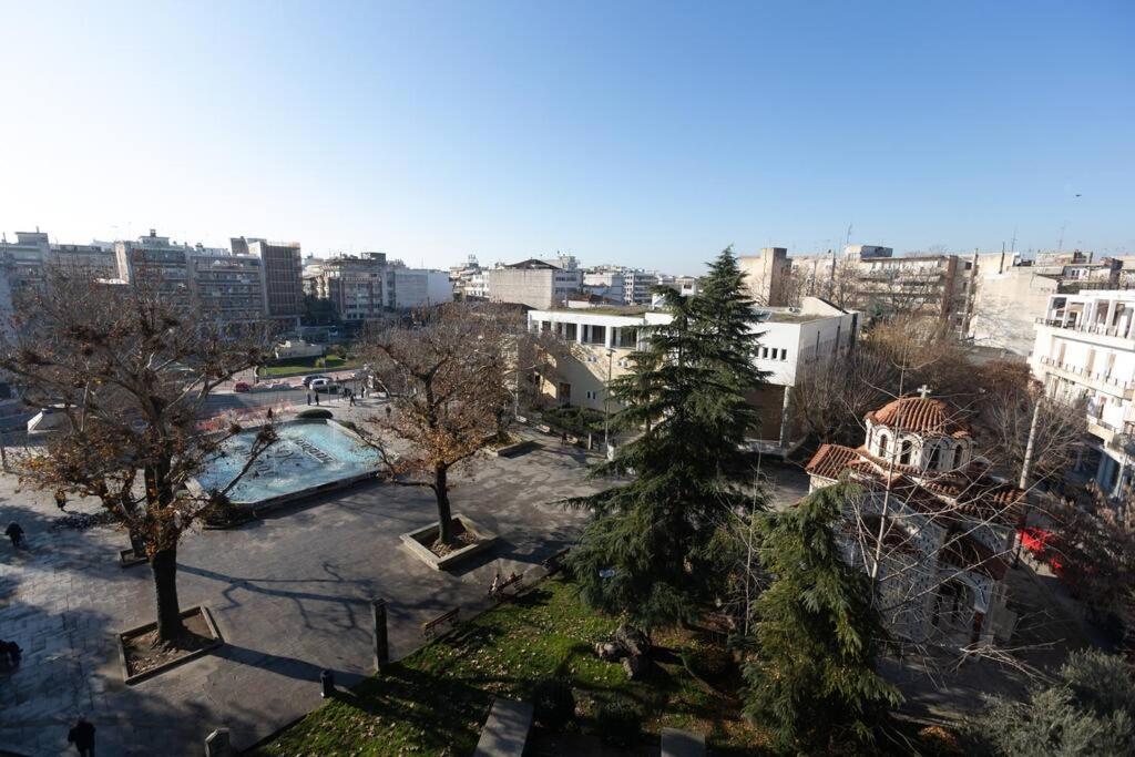 Λάρισα Διαμέρισμα Με Θέα Πλατεία Στο Κέντρο Της Πόλης Διαμέρισμα Εξωτερικό φωτογραφία